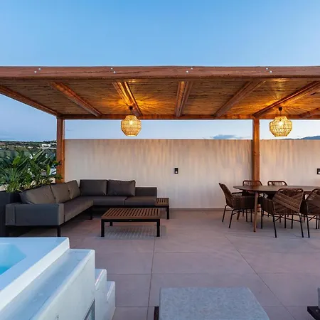 Isla Luxury - Private Rooftop With Hot Tub - 100m From Apartment